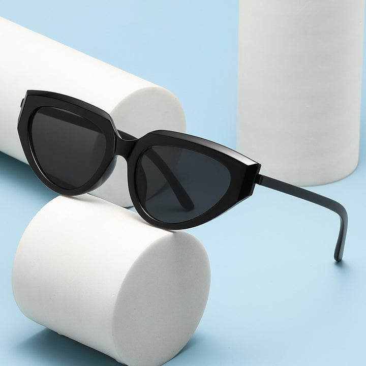 Damen stylische Cat-Eye Sunglasses mit strapazierfähigem Kunststoffrahmen Karnz