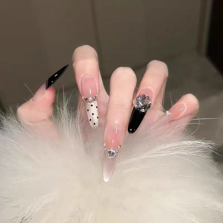 Premium Glitzernde Press-On Nagelerweiterungen Karnz
