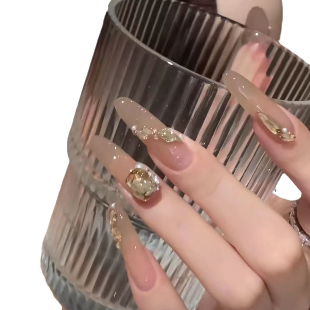 Stylisches Stiletto Press-On Nagelset Karnz
