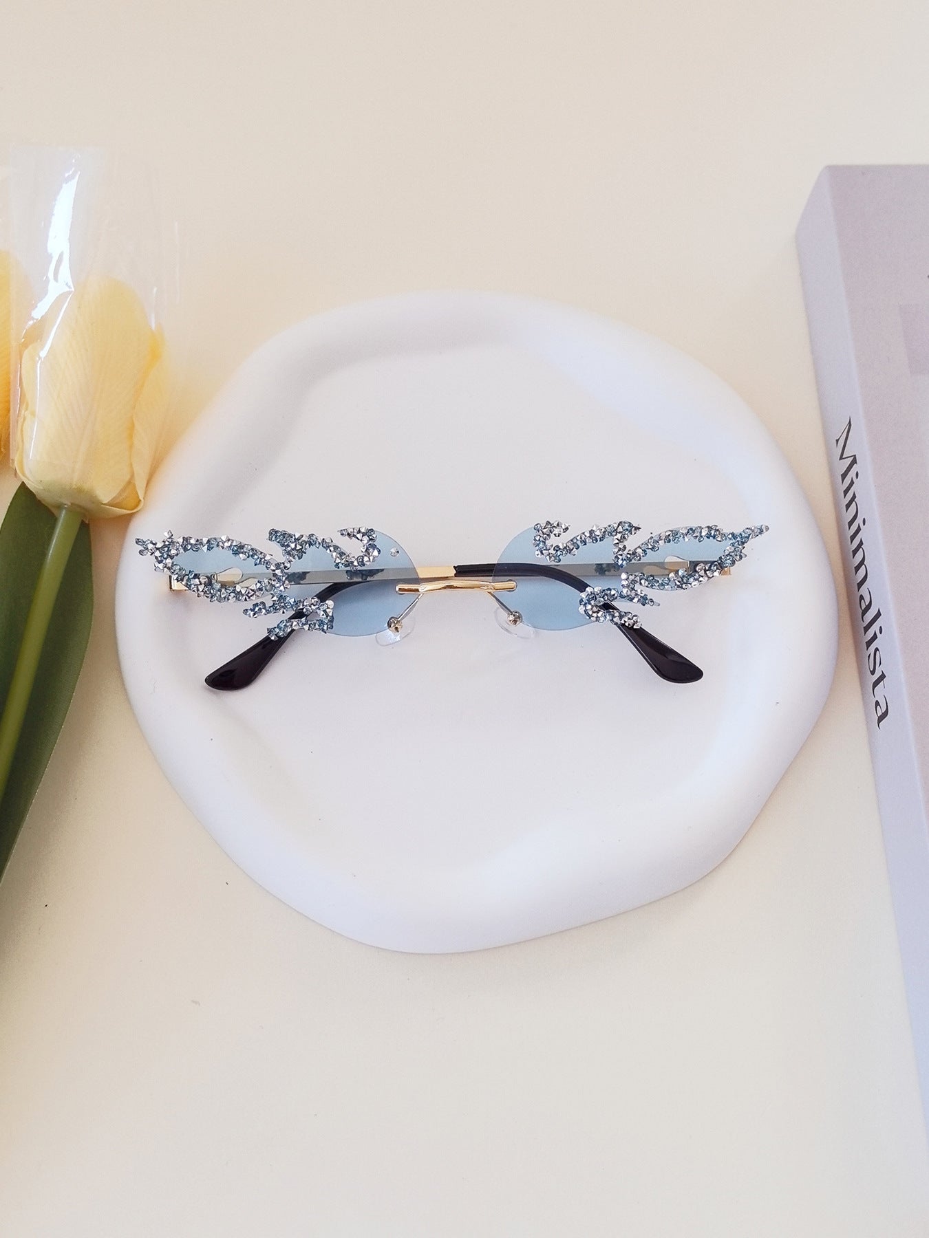 Damen extravagante Design-Sonnenbrille mit funkelnden Verzierungen Karnz