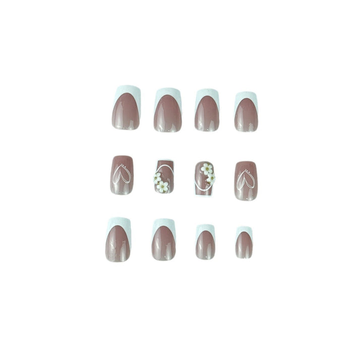 Dekoratives Aufklebe-Nageldesign Karnz