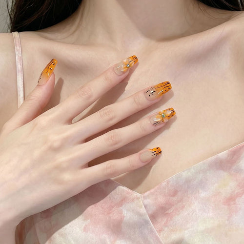 Blumiger Ombre Press-On Nagelset Karnz