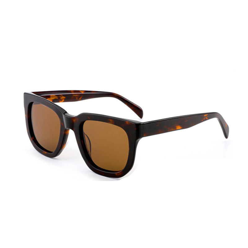 Damen modische Sonnenbrille mit robustem Kunststoffrahmen und braunen Gläsern Karnz