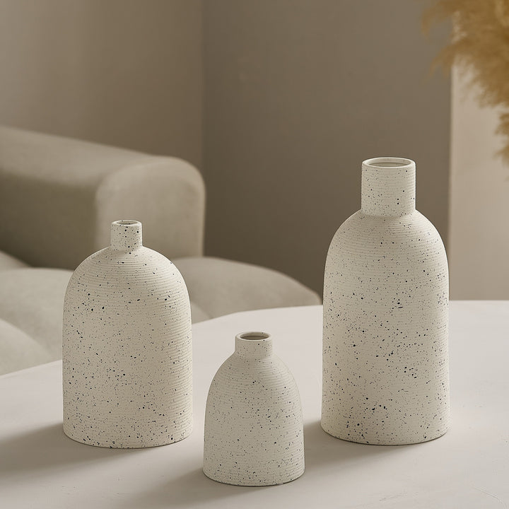 Elegante und Kunstvolle Keramikvase Karnz