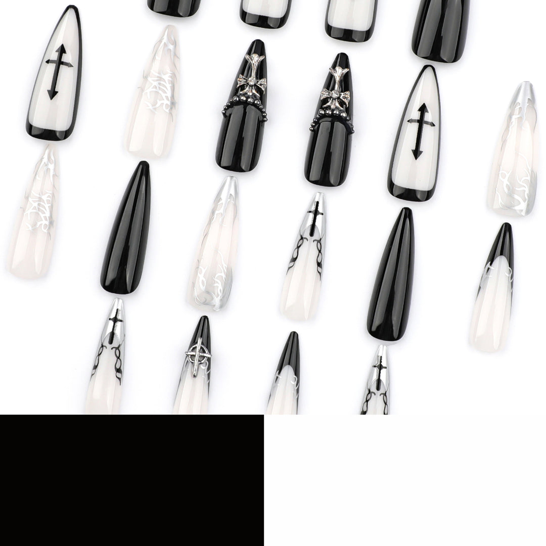 Kunstvolle Stiletto-Nägel mit einzigartigen 3D-Details und eleganten Akzenten Karnz