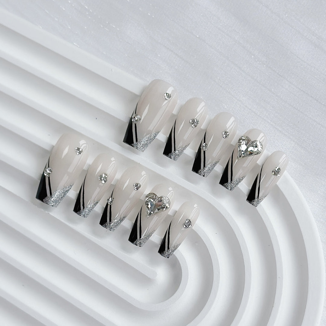 Glamourös Press-On Nagelkunst Set mit Strass und geometrischem Design