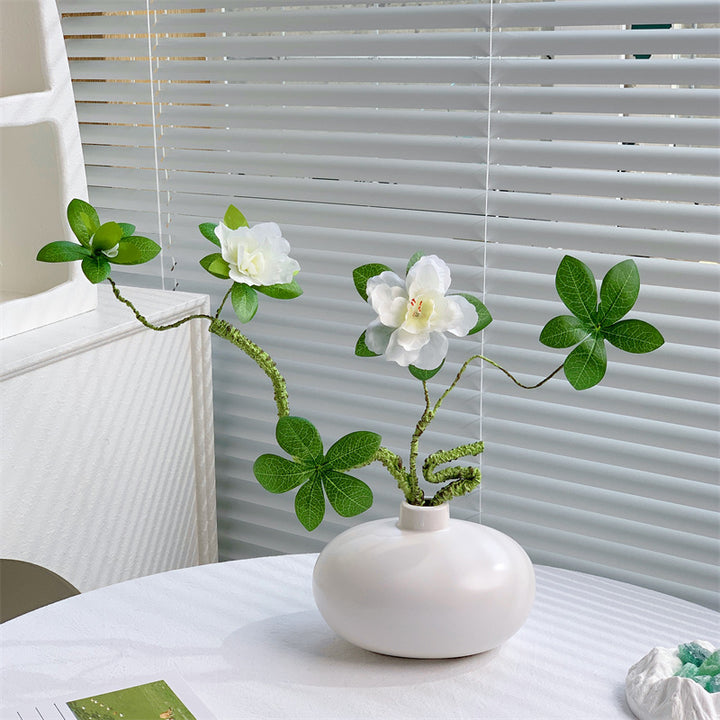 Dekoratives Faux Floral Arrangement