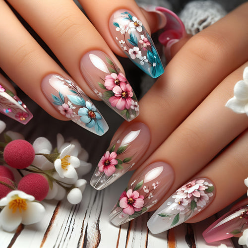 Kunstnageldesign mit Floralen Akzenten Karnz