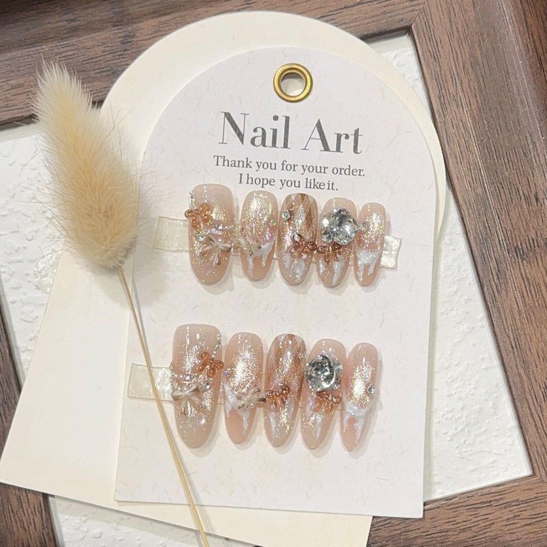 Künstliche Nagelspitzen mit Eleganten Glitzerdetails Karnz