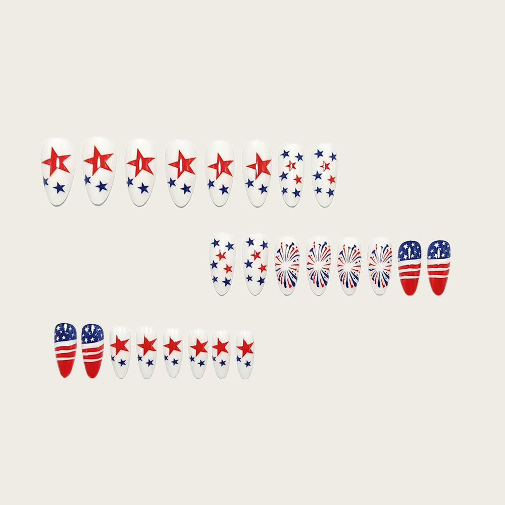 Kunstnägel mit Patriotischen Designs Karnz