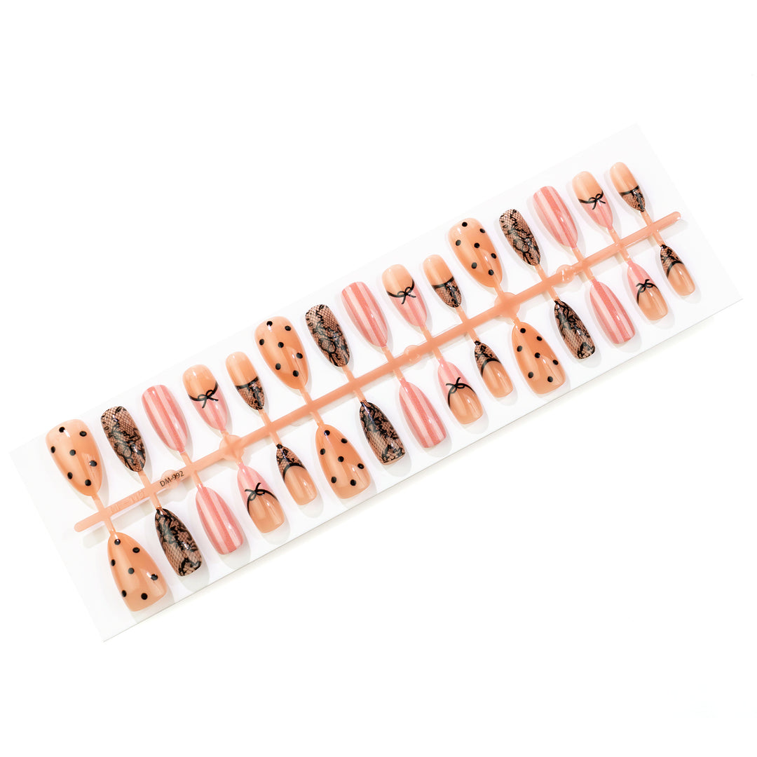 Glamourös Nagelkunst