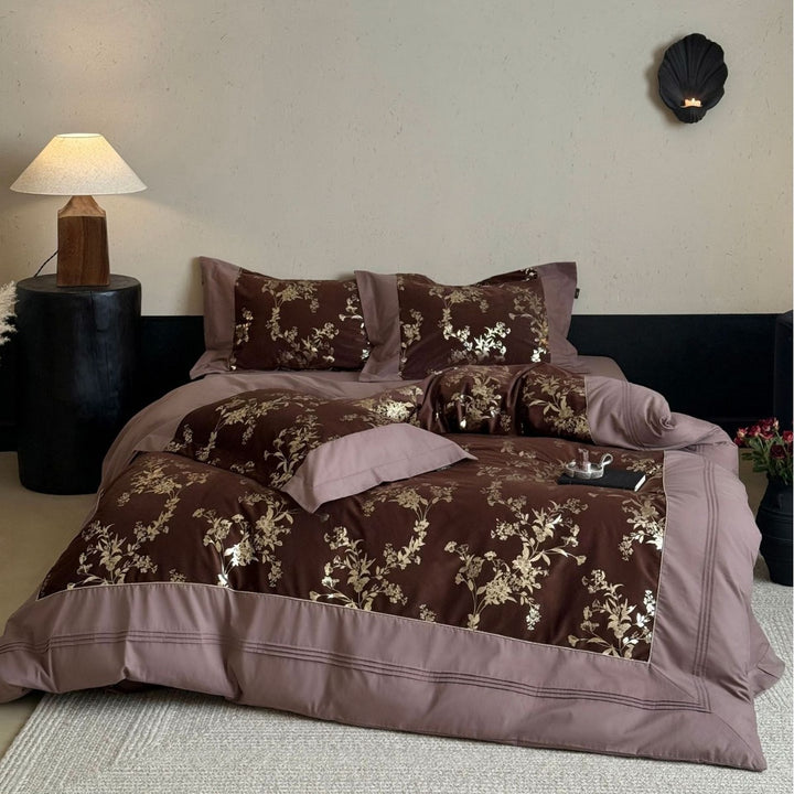 Elegantes Wendbares Bettbezug- und Kissenbezug-Set mit Jacquard-Blütenpanel und feiner Steppkante