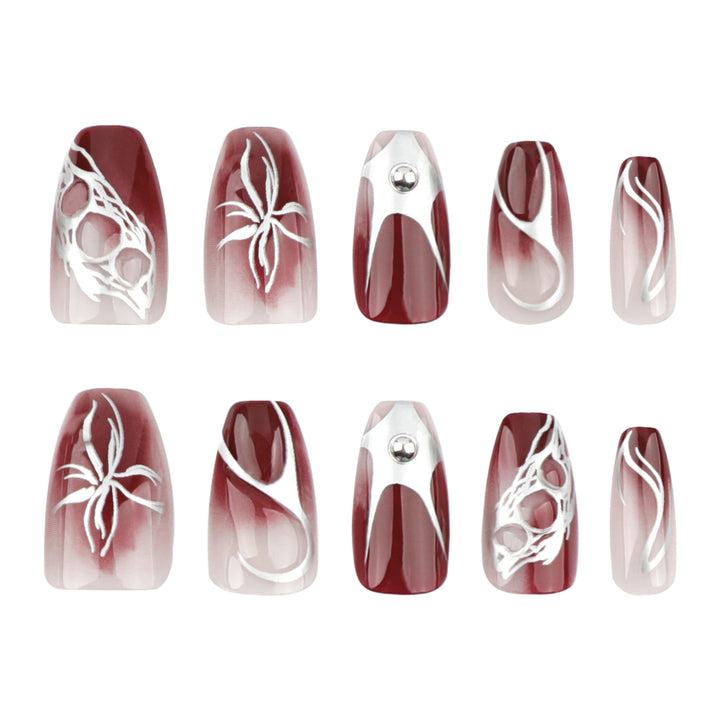 Kunstvolle Nagelverlängerungen mit filigranem Design Karnz