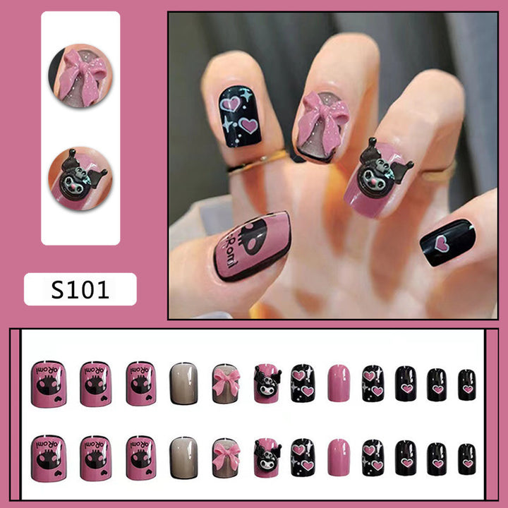 Kunstnagelset mit verspielten Designs und 3D-Akzenten Karnz