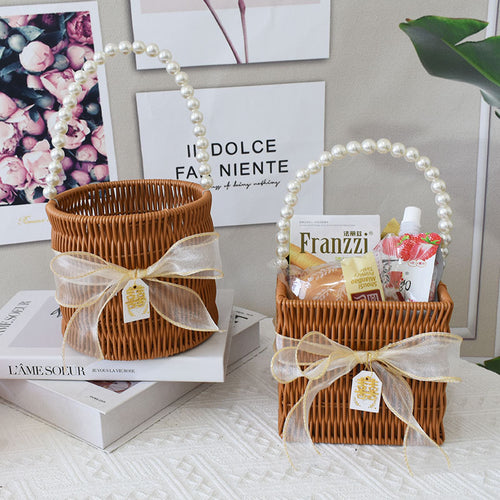 Chice Gewebte Handtasche mit Perlenakzent Karnz