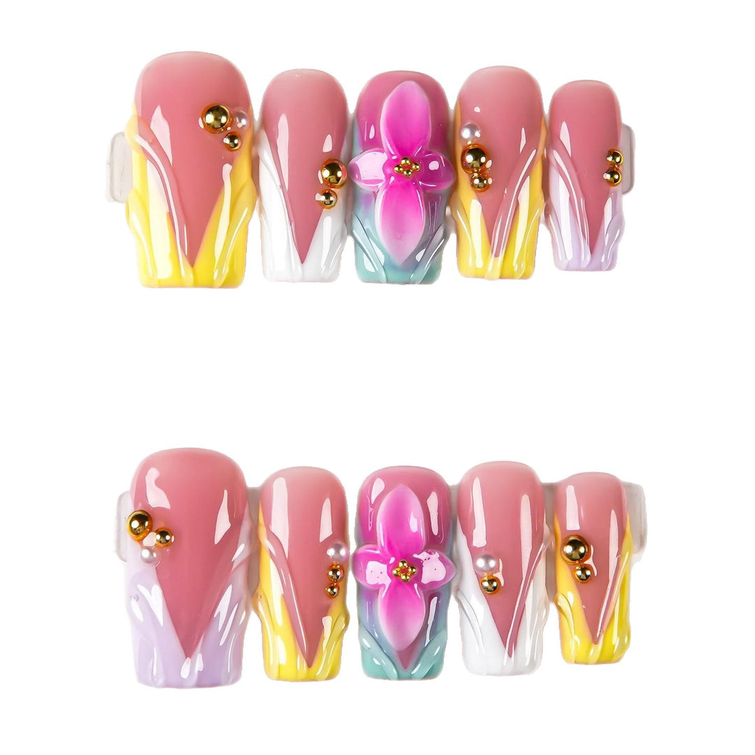 Künstlerisches Florales Press-On Nageldesign