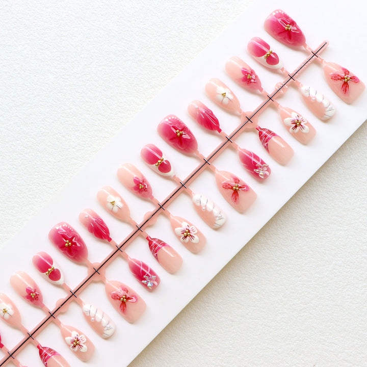 Premium Florale Press-On Nagelkunst Kollektion Karnz