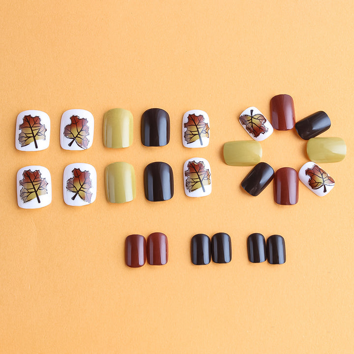 Saisonale Blatt-Themen Nagelkunst Karnz