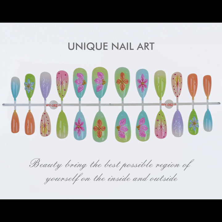 Künstlerisches Floral-Verzierte Press-On Nagelset Karnz