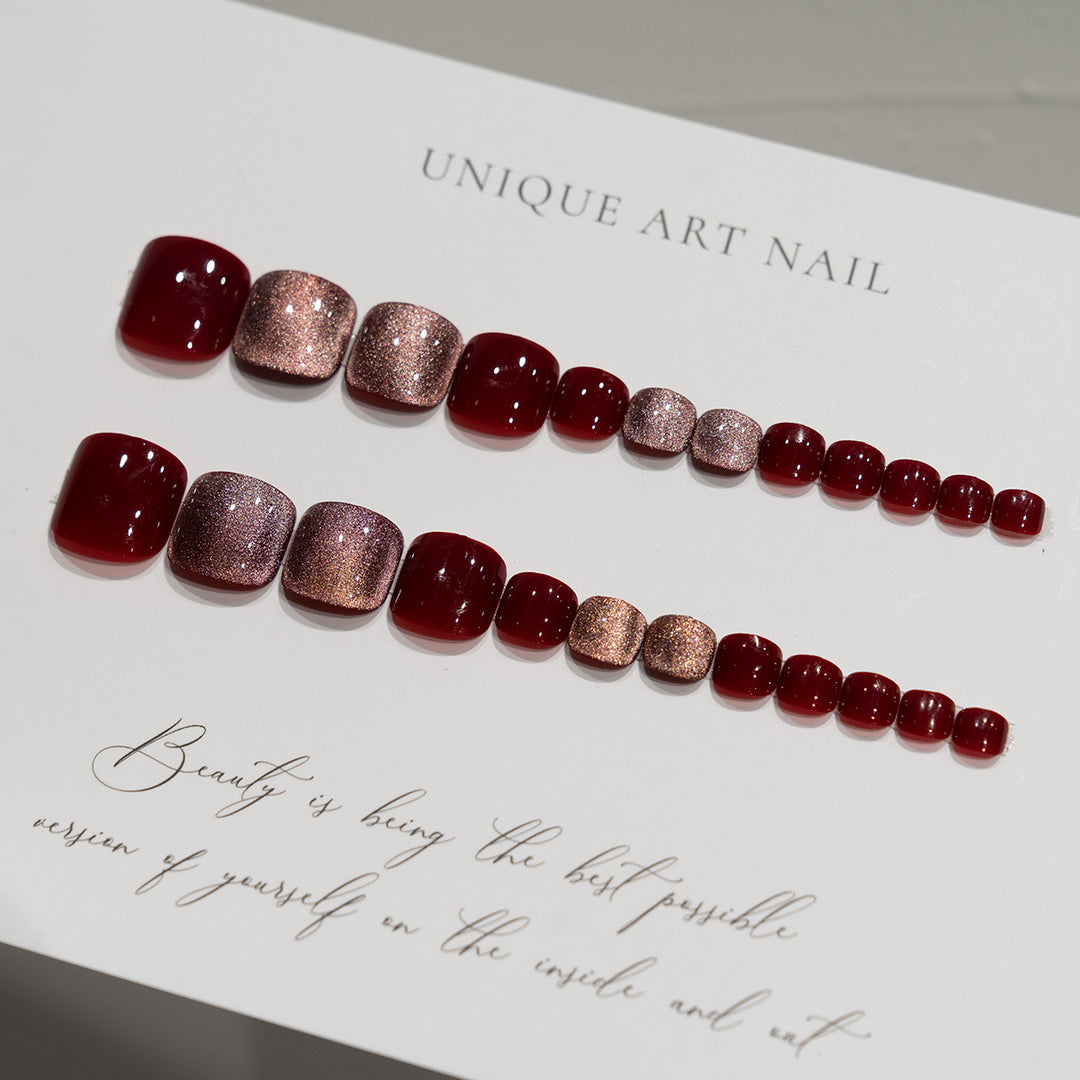 Glamouröse Glitzer-Pediküre-Nagelkunst