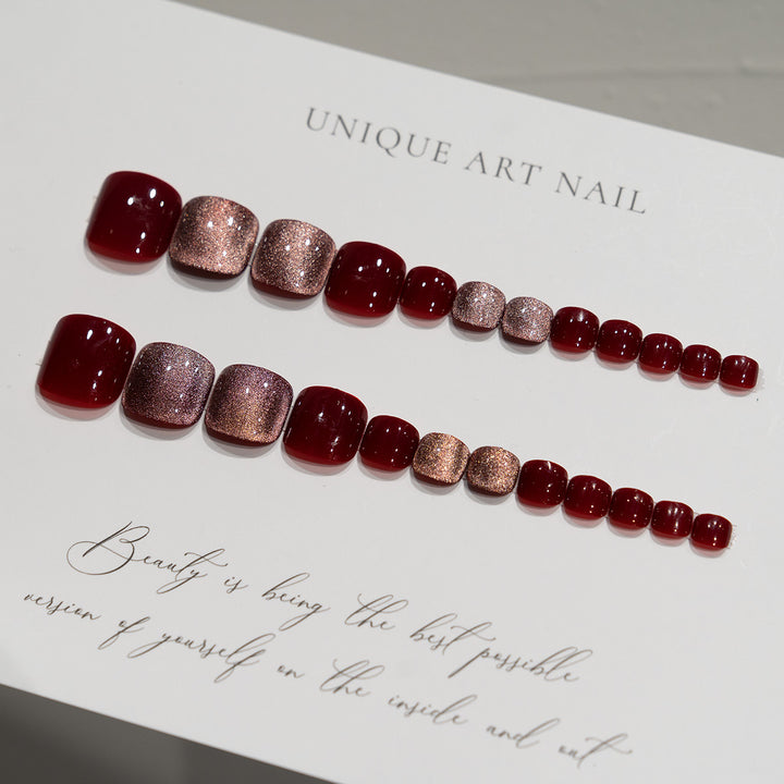 Glamouröse Glitzer-Pediküre-Nagelkunst
