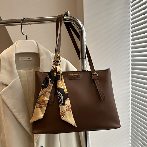 Elegante Kunstleder Tote Bag mit Schal-Detail