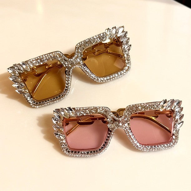 Dekorative mit Strass veredelte Sonnenbrille Karnz