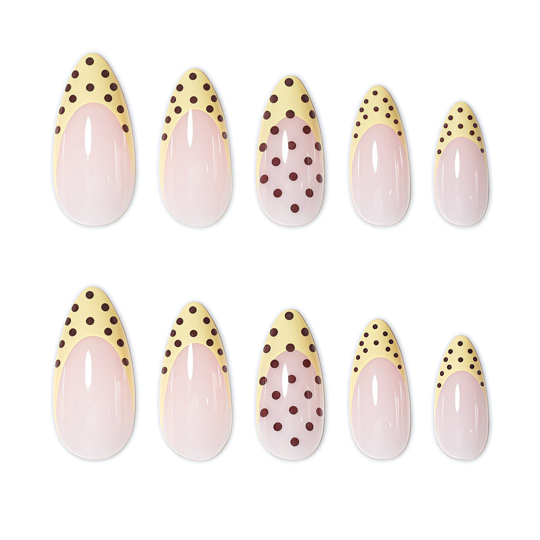 Elegante French Tip Nagelverstärkungen mit Tupfenmuster Karnz
