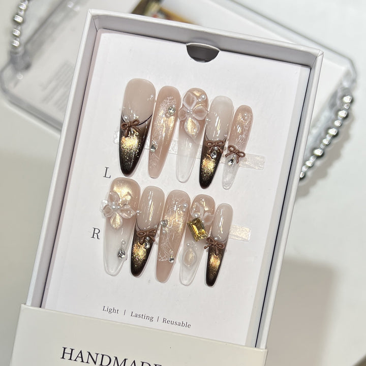 Glamouröse Künstlerische Press-On Nagelverlängerungen Karnz