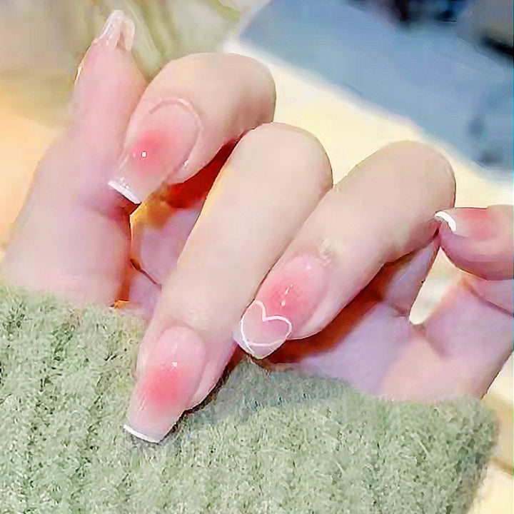 Kreatives Kunstnagelset mit Glitzer- und eleganten Muster Akzenten Karnz