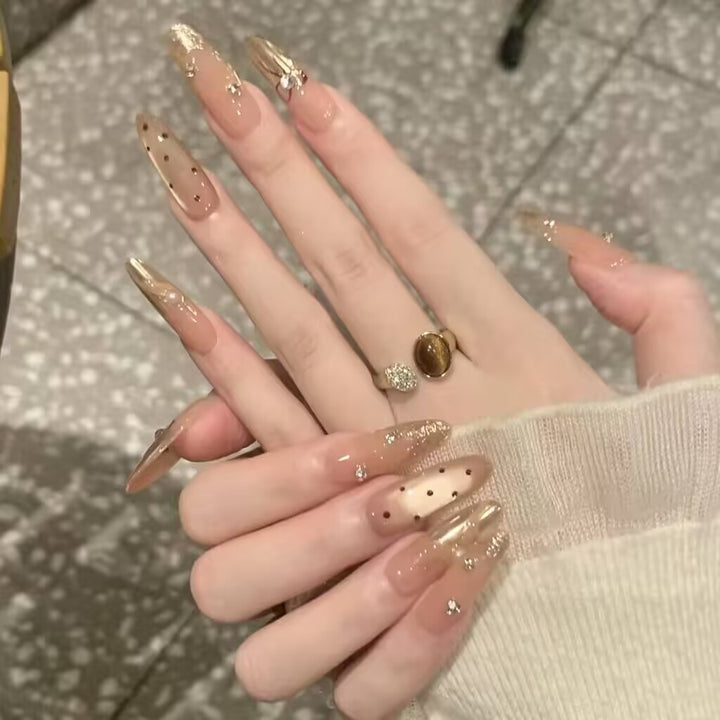 Elegantes mit Strass verziertes Press-On-Nail-Art-Set Karnz