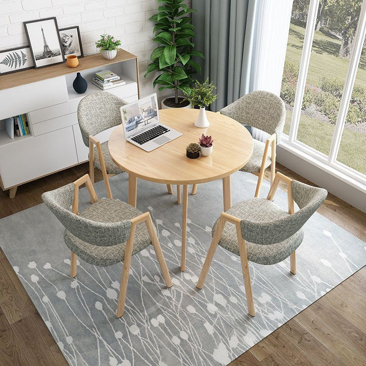 Esszimmerstuhl mit ergonomischer Polsterung und modernem Design Karnz