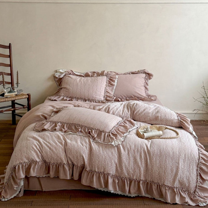 Bettwäsche-Set mit Vintage-Rüschen, Wendebezug und leichter Steppdecke