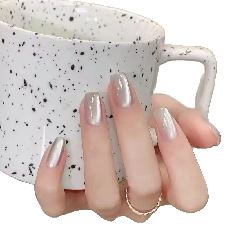 Elegantes glänzendes Press-On-Nagelset Karnz