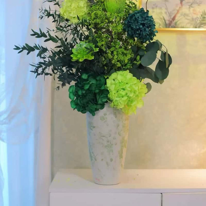Lebensechte botanische Blumenanzeige