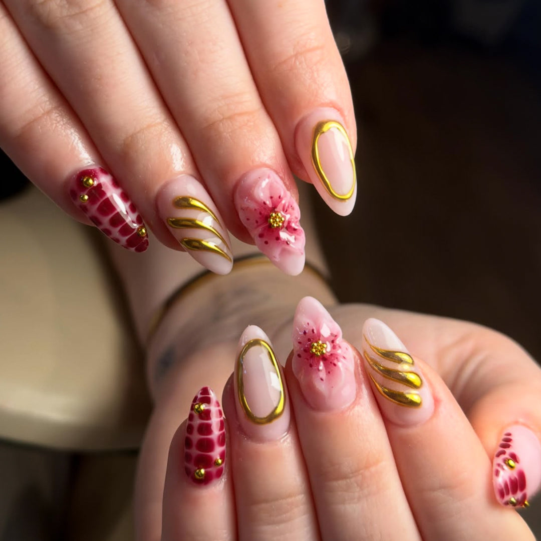 Glamorous Floral Nail Art Set Karnz