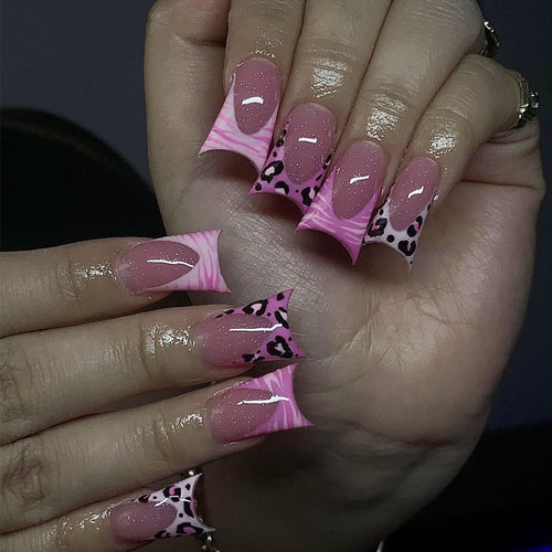 Künstlerische Leopardendruck Stiletto Nagelverlängerungen Karnz
