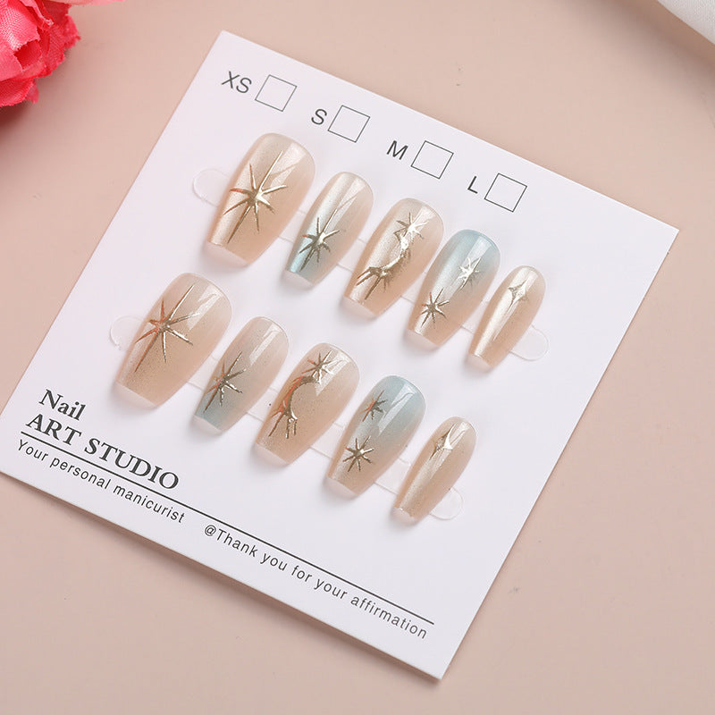 Künstlerisches Press-On-Nageldesign Karnz