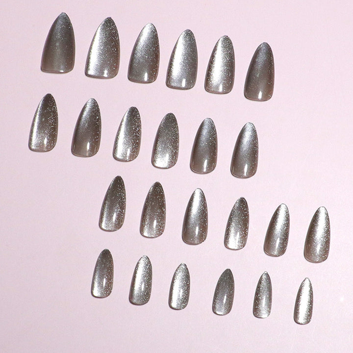 Glamouröse schimmernde Press-On-Nagelspitzen Karnz