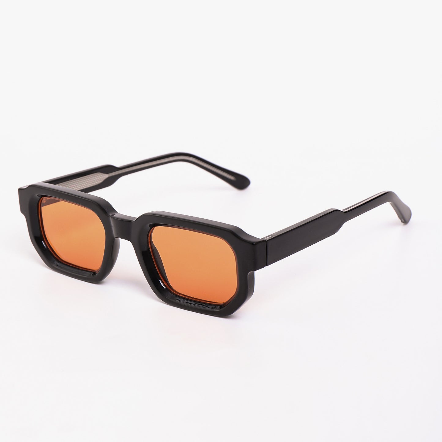 Damen Sonnenbrille im futuristischen Design mit glänzendem Rahmen und modischen Gläsern Karnz