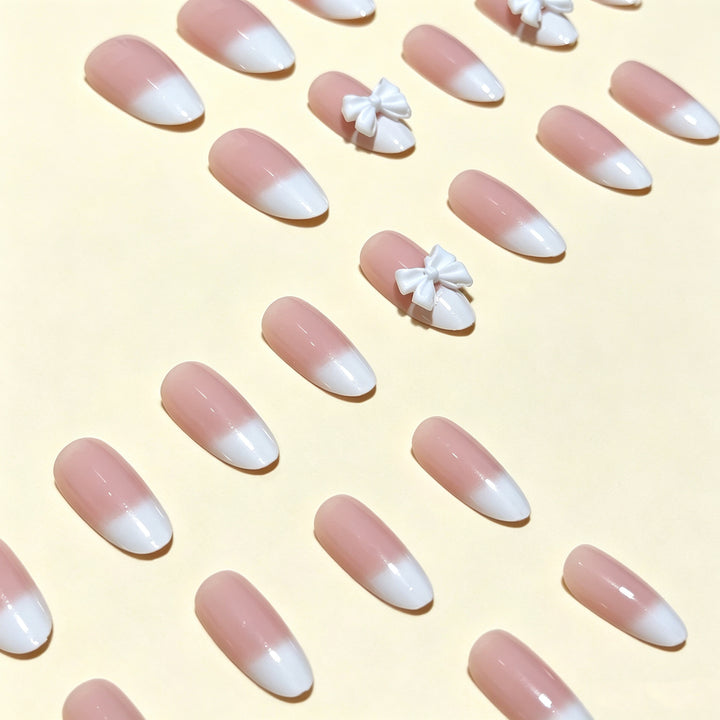 Elegante mit Schleifen geschmückte Press-On Nagelspitzen Karnz