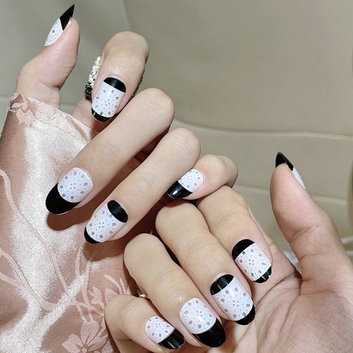 Künstlerisches Press-On Nagelspitzen-Set mit einzigartigen Mustern