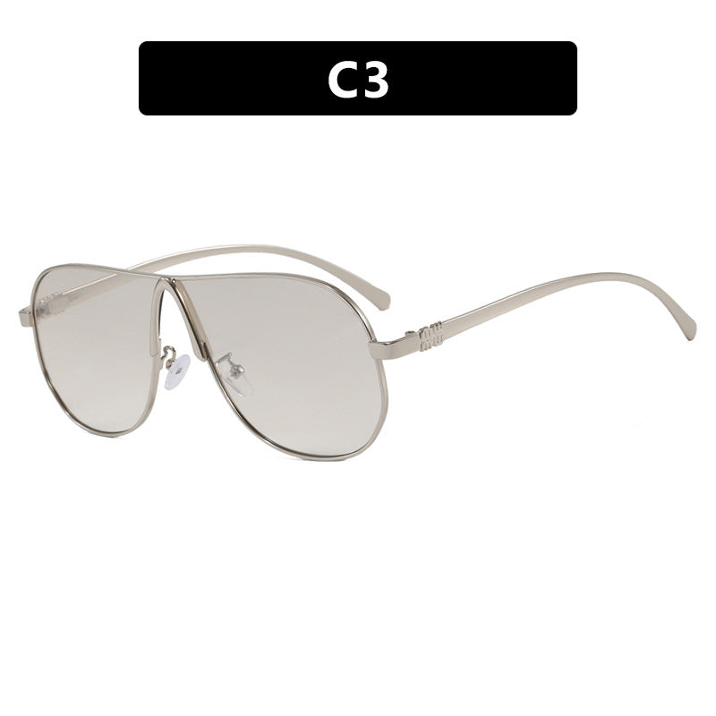 Damen oversized Sonnenbrille mit modernem Design Karnz