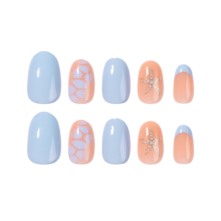 Kunstvolle und elegante Nagelkunst Karnz