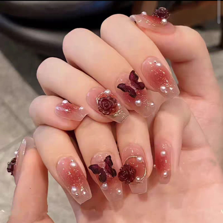 Künstlerische Nagelspitzen Karnz