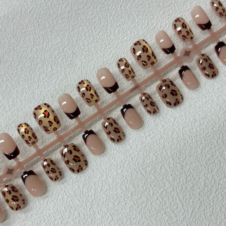 Künstlerisches Ombre Press-On Nagelspitzen Set Karnz