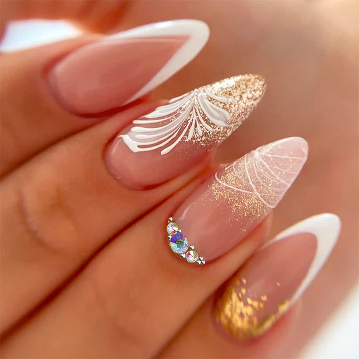 Kunstnagelset mit glamourösen Floral- und Glitzerverzierungen Karnz