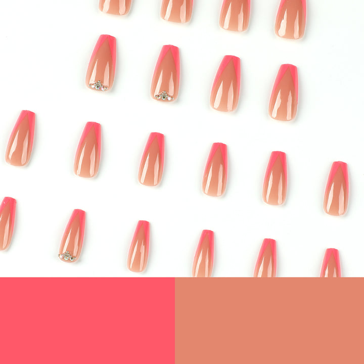 Kunstvolle Nagelverlängerungen mit Neon-Spitzen und Strassverzierung Karnz