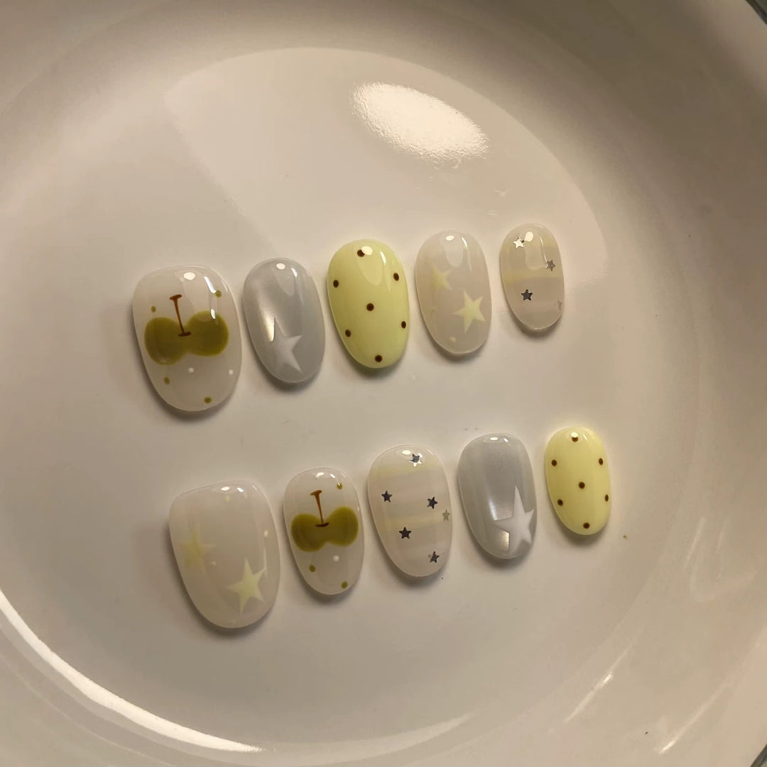 Künstlerisches dekoratives Press-on-Nagelset