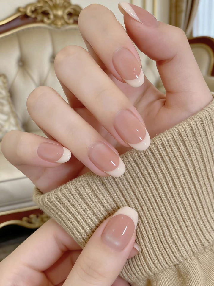 Elegante französische Spitzen-Nagelkunst